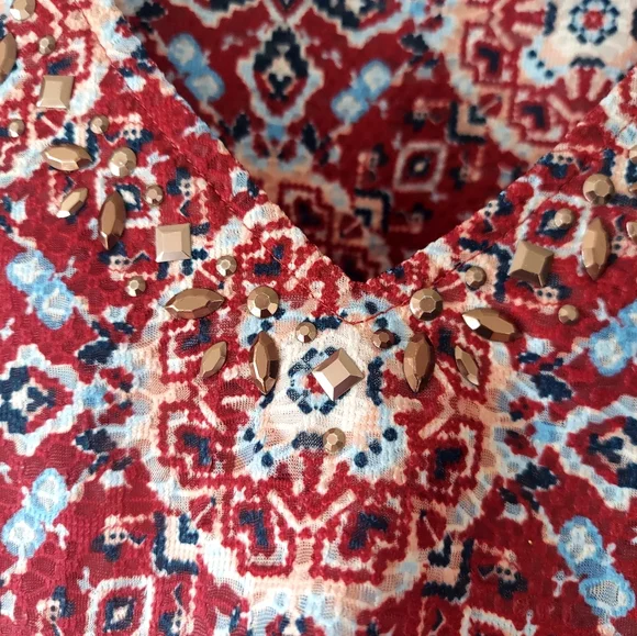 Alfred Dunner Large Colorful Geometric V Neck Bejeweled Top Light And Airy - Picture 5 of 7